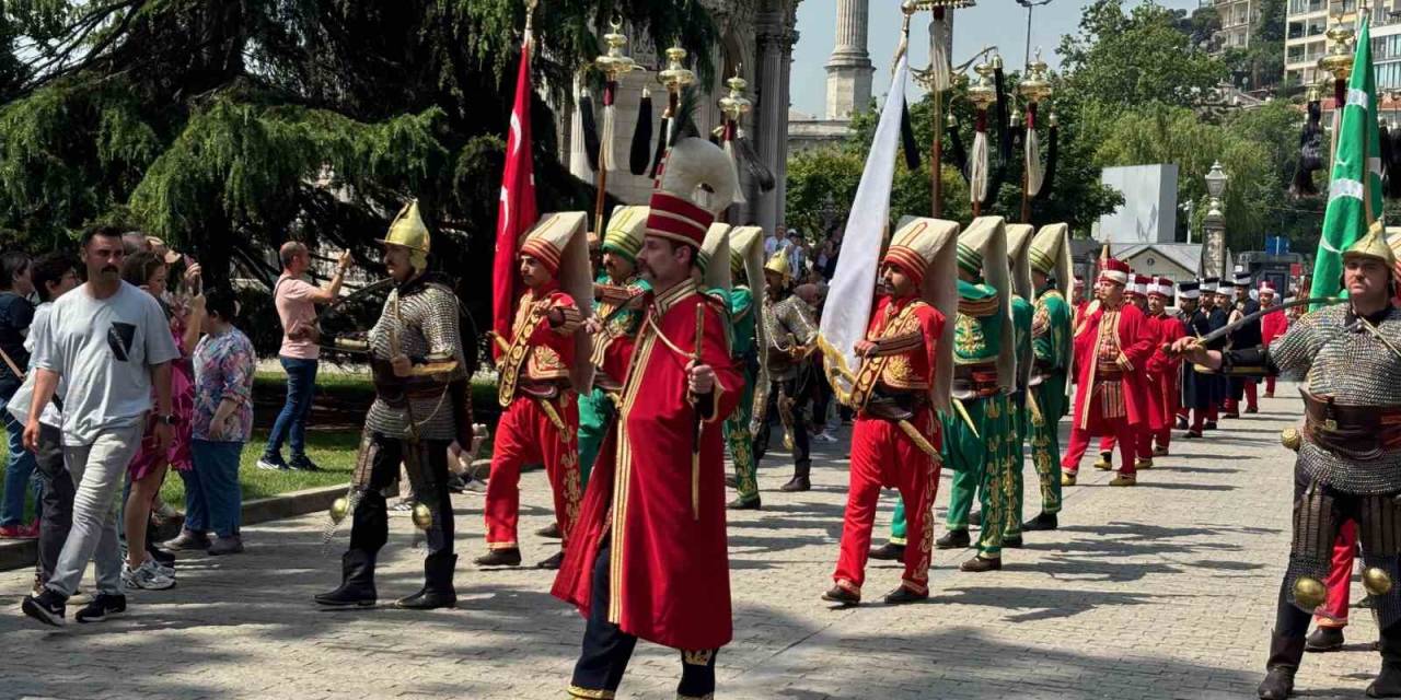 Dolmabahçe Sarayı’nda Mehteran Coşkusu