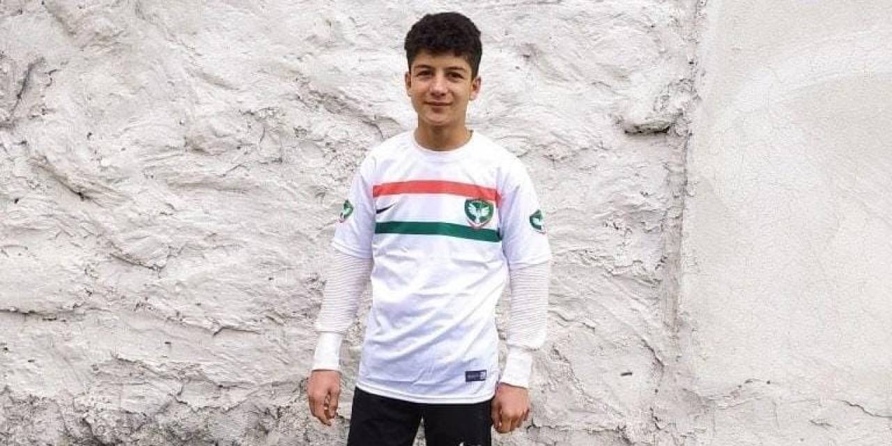 Silvan’da Öğrenciler Bıçaklı Kavgada Yaralandı