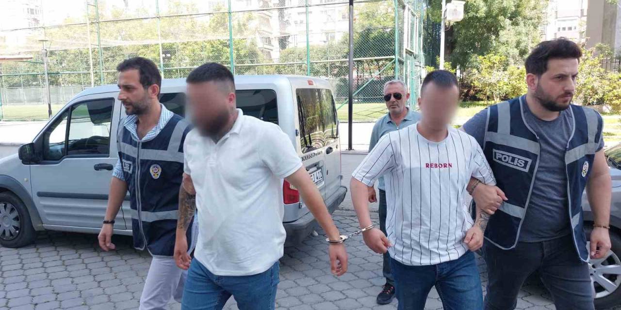 Emlakçı Dükkanını Benzin Dökerek Yaktılar