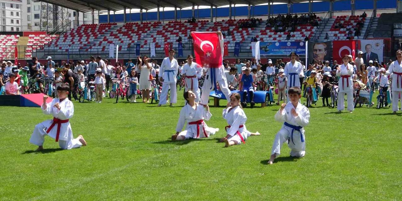 Spor Van Projesinin Kapanış Töreni Yapıldı