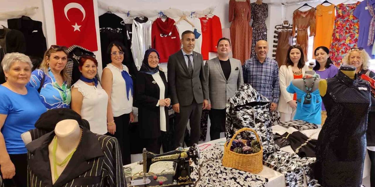 Kadınların Ürettiği Giysiler Görücüye Çıktı