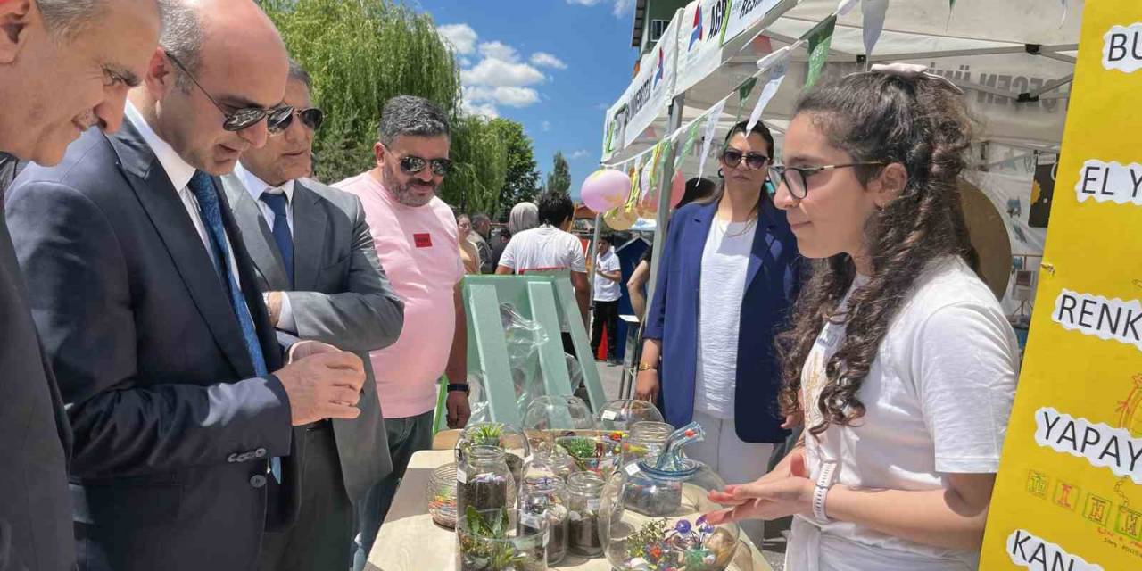 Ağrı’da Projelerin Sergilendiği "Bilim Şenliği" Yoğun İlgi Gördü