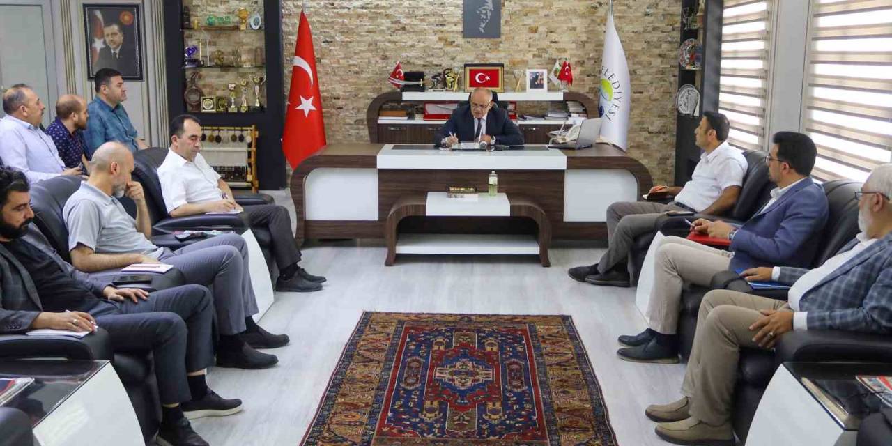 Başkan Öztürk, Birim Müdürleriyle Toplantı Yaptı