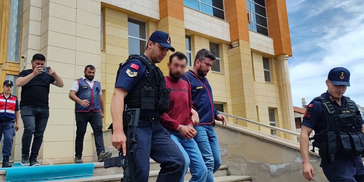 Sivas’ın Şarkışla İlçesinde Arazi Anlaşmazlığı Nedeniyle 1 Kişiyi Öldürüp 2 Kişiyi Yaralayan Şahıs Tutuklandı