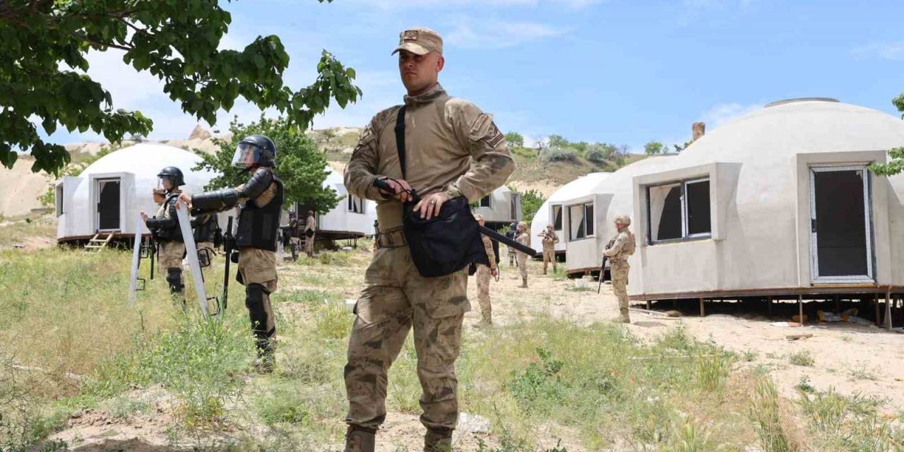 Kapadokya’da Kaçak Yapıların Yıkımına Devam Edildi