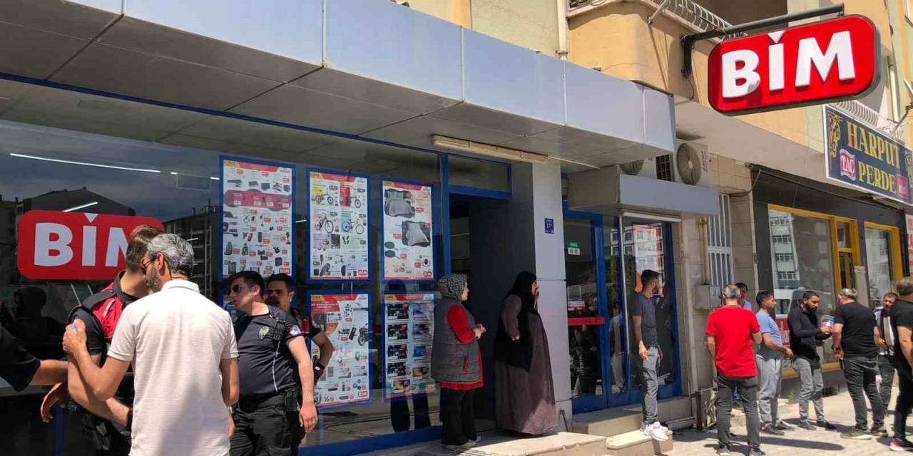 Bim İçerisindeki Tartışma Silahlı Kavgaya Dönüştü: 3 Yaralı