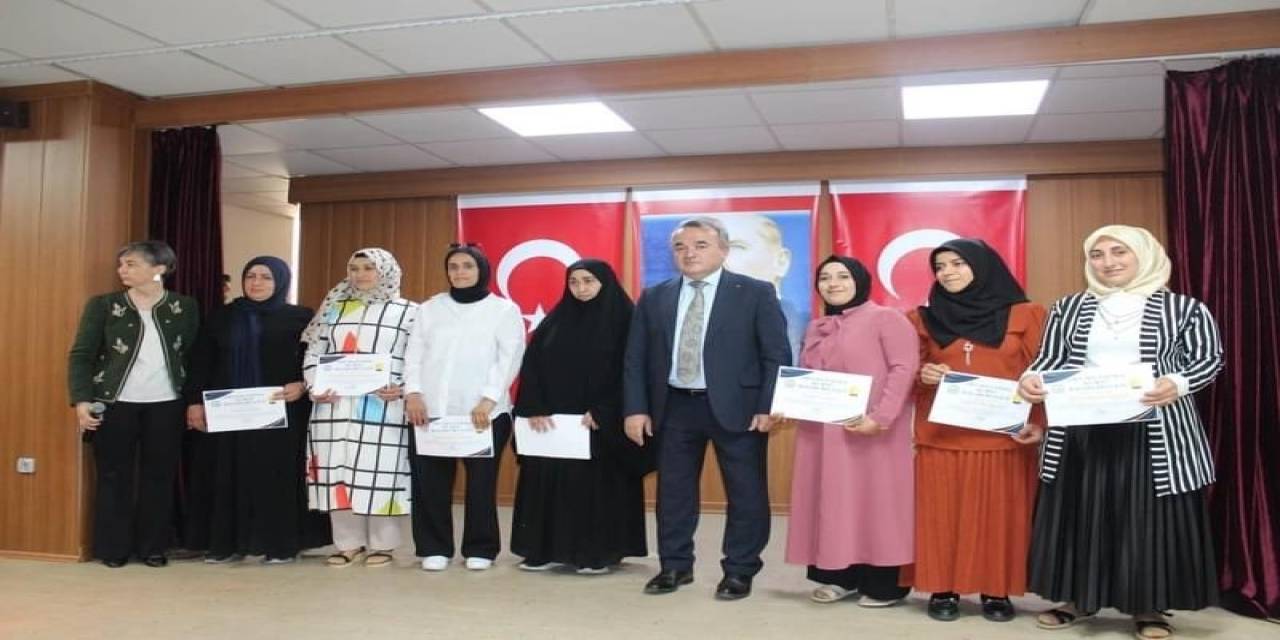 Bozüyük Hem’de Yıl Sonu Sergisi Açıldı