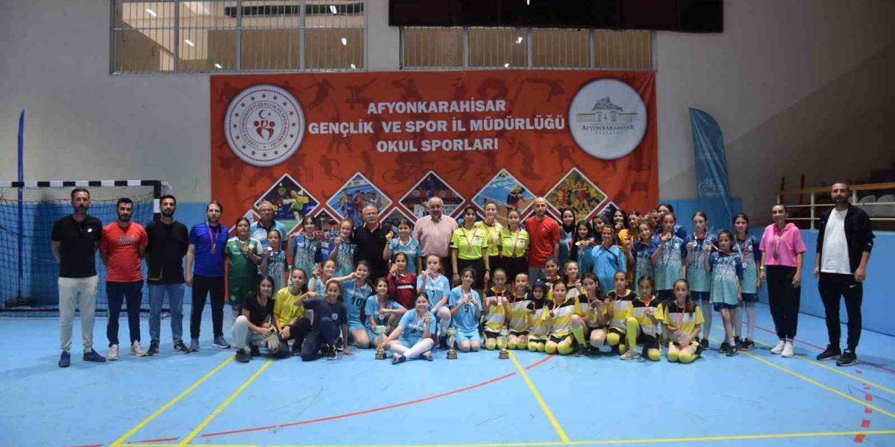 Afyonkarahisar’da Küçük Kızlar Futsal Müsabakaları Sona Erdi