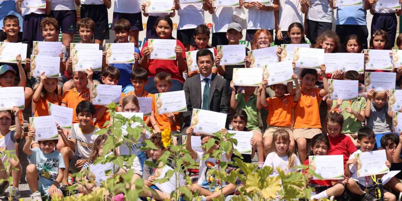 Marmaris’te Başkan Ünlü Ve Çocuklardan Son Hasat