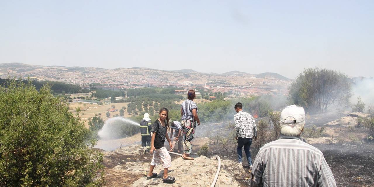 Kula’da Yangınlar Durmuyor: 100 Dönümlük Alan Yandı