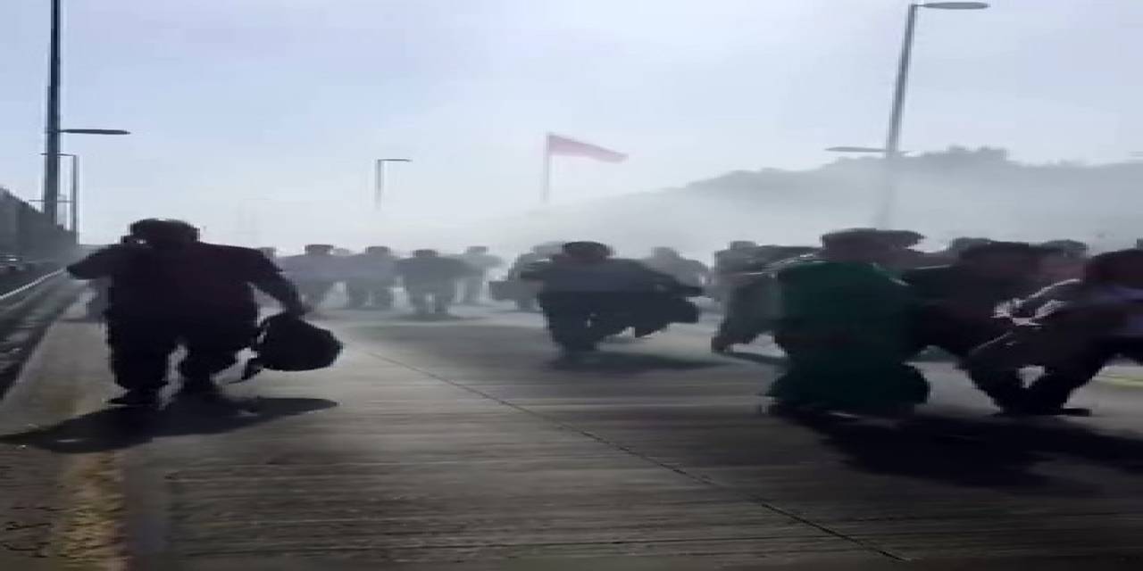 Bahçelievler’de Metrobüste Yangın Paniği: Dumanlar Yükseldi, Yolcular Tahliye Edildi