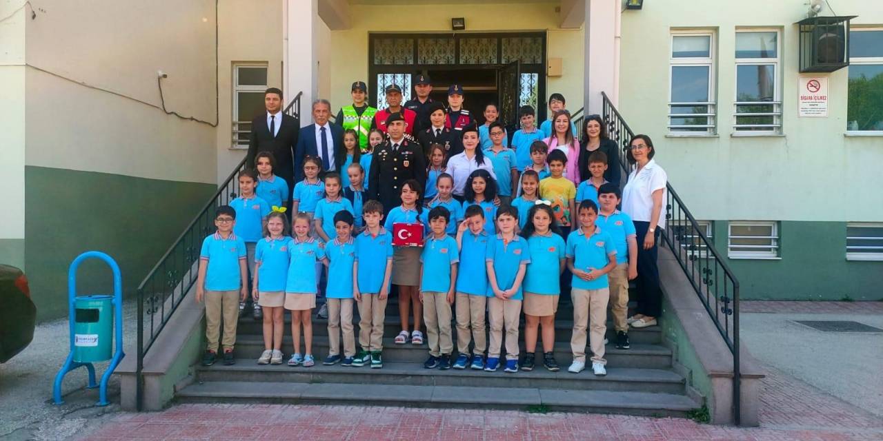 Şırnak’ta Görev Yapan Askerlerden Eskişehirli Öğrencilere Güzel Sürpriz