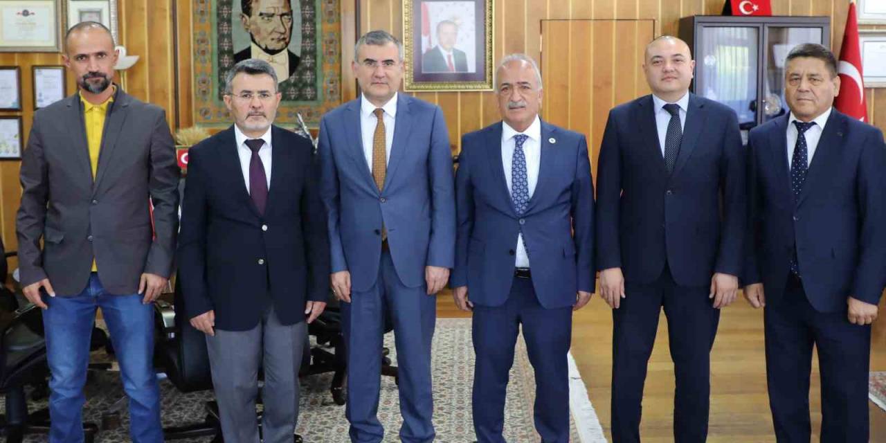 Rektör Çomaklı, Özbek Heyetini Kabul Etti