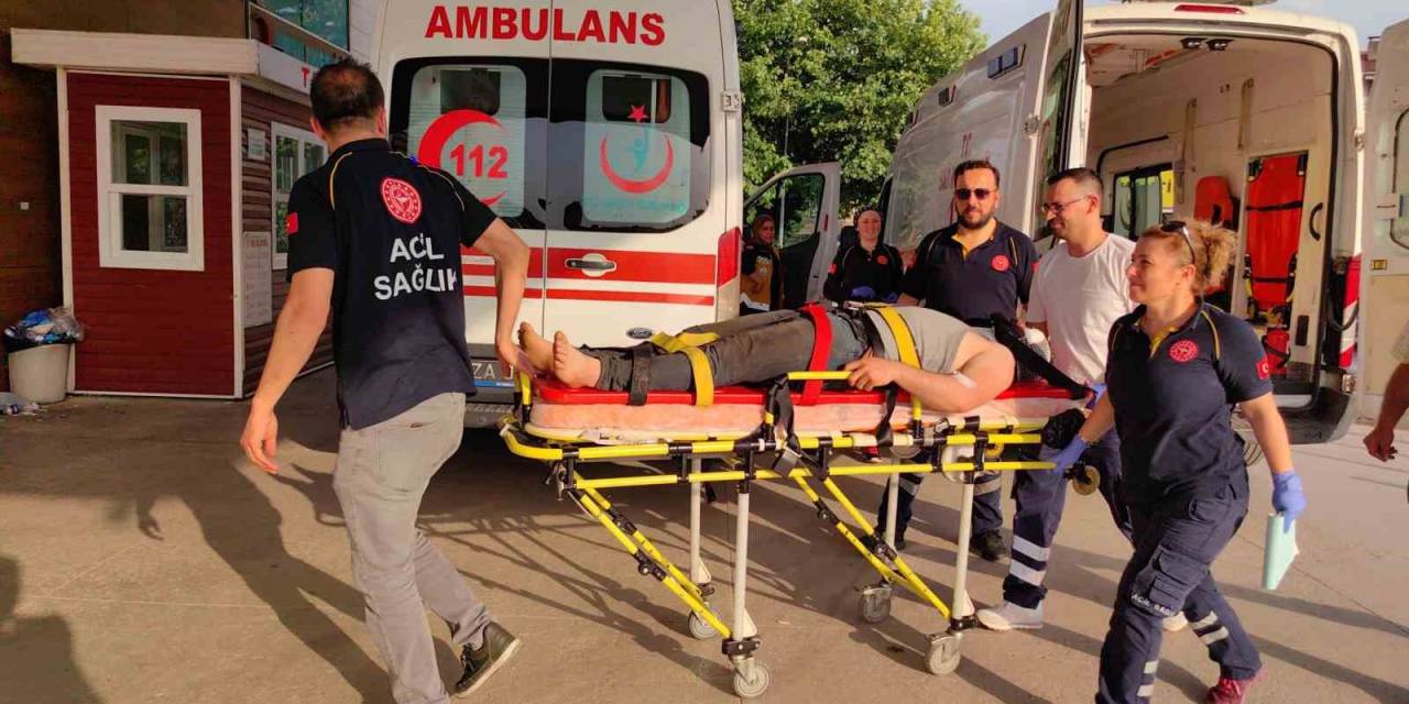 Taklalar Atan Traktör Şaha Kalktı: 1 Yaralı