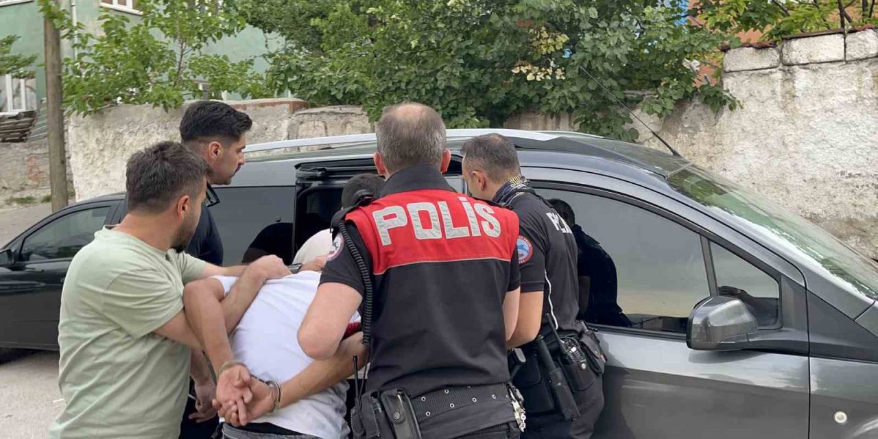 Yabancı Uyruklu Ailelerin Bıçaklı Kavgasında 2’si Ağır 3 Kişi Yaralandı