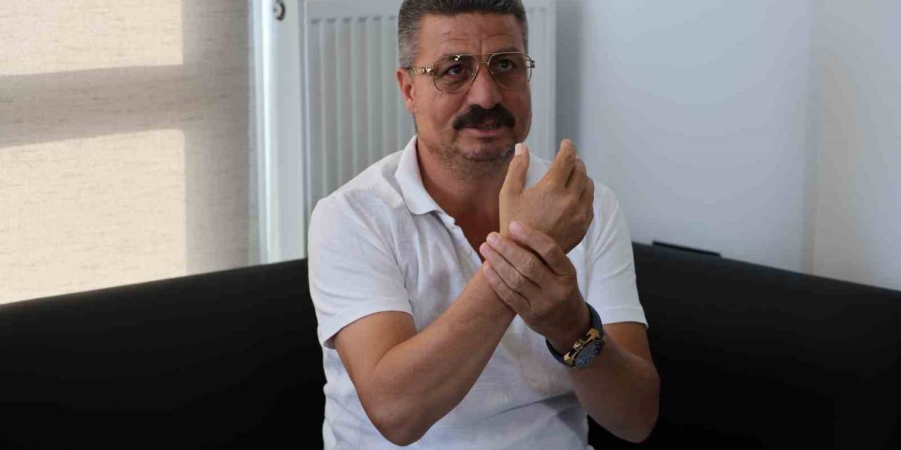 Savaş Özmen, Bilek Kırığı İçin Fizik Tedaviye Gittiğini Sağ Dirseğinin Kırıldığını Öne Sürdü