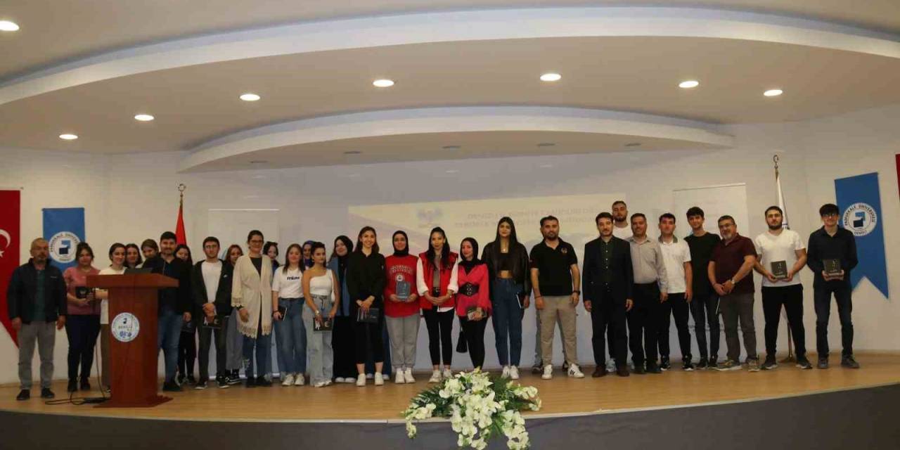 Üniversiteli Gençlere Terör Örgütlerinin Tuzakları Anlatıldı