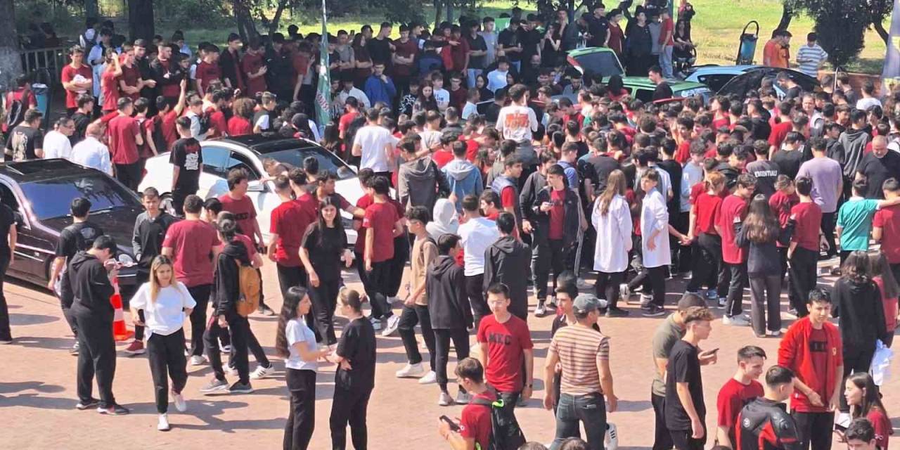 Öğrencilerin Modifiye Araç Tutkusu Okula Sığmadı