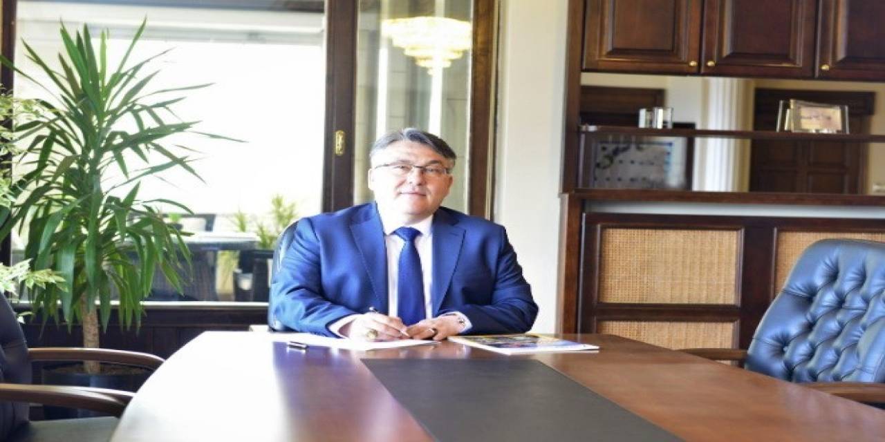 Özölçer’den Mezuniyet Törenine Katkı Sağlayanlara Teşekkür