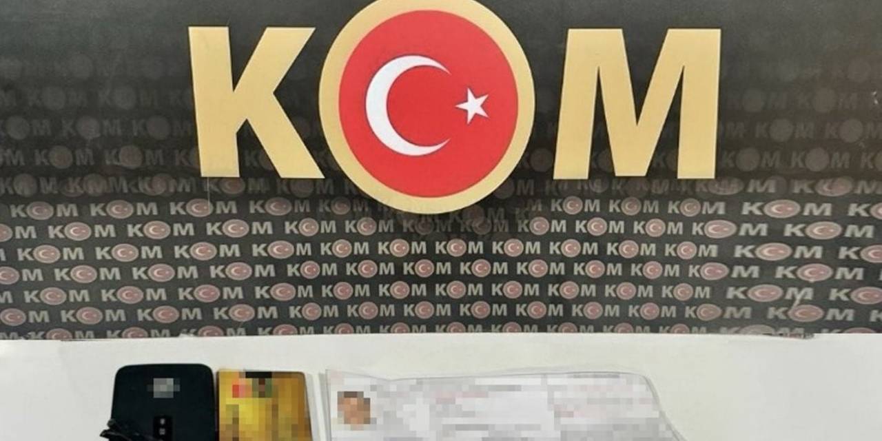 Sınava Kopya Düzeneğiyle Girmeye Çalışan 4 Kişi İle 1 Organizatör Yakalandı