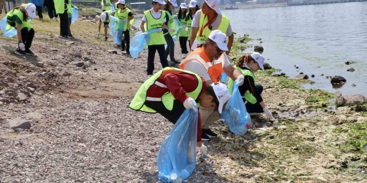 Yarımca Sahili’nde 150 Kilogram Atık Toplandı