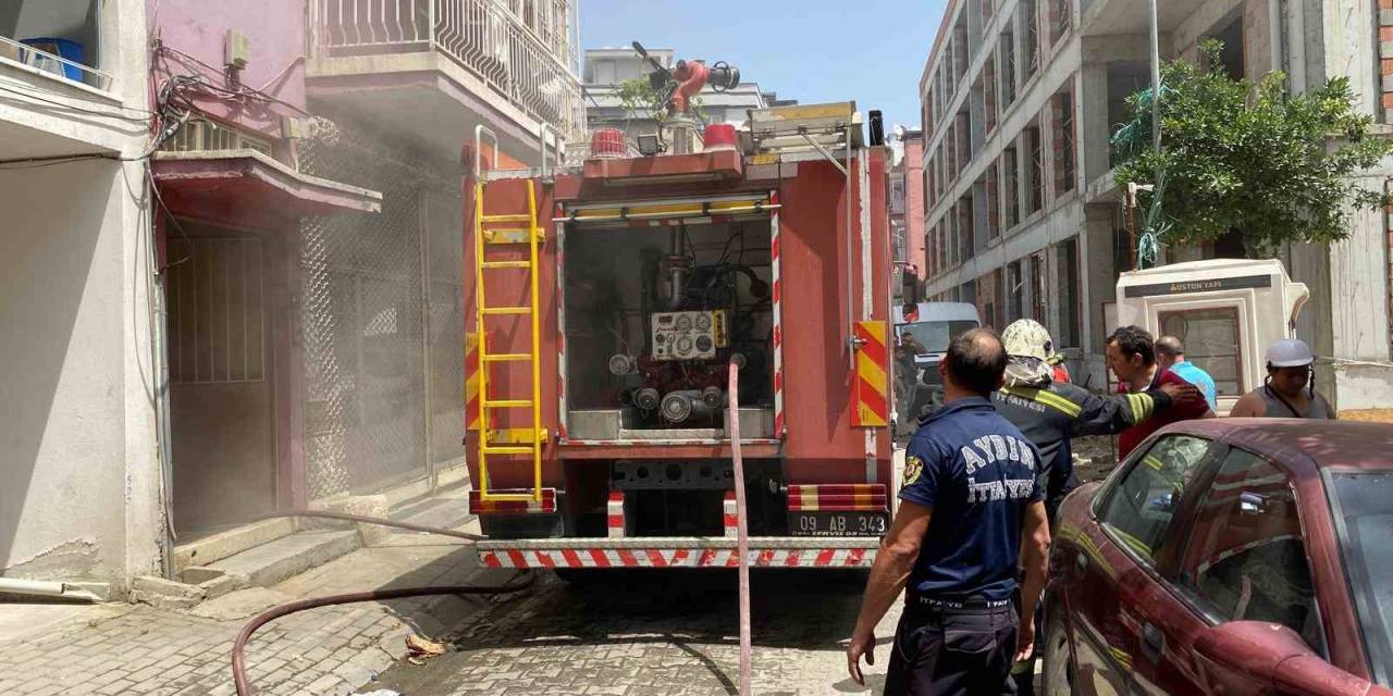 Apartman Boşluğunda Çıkan Yangın Panikletti