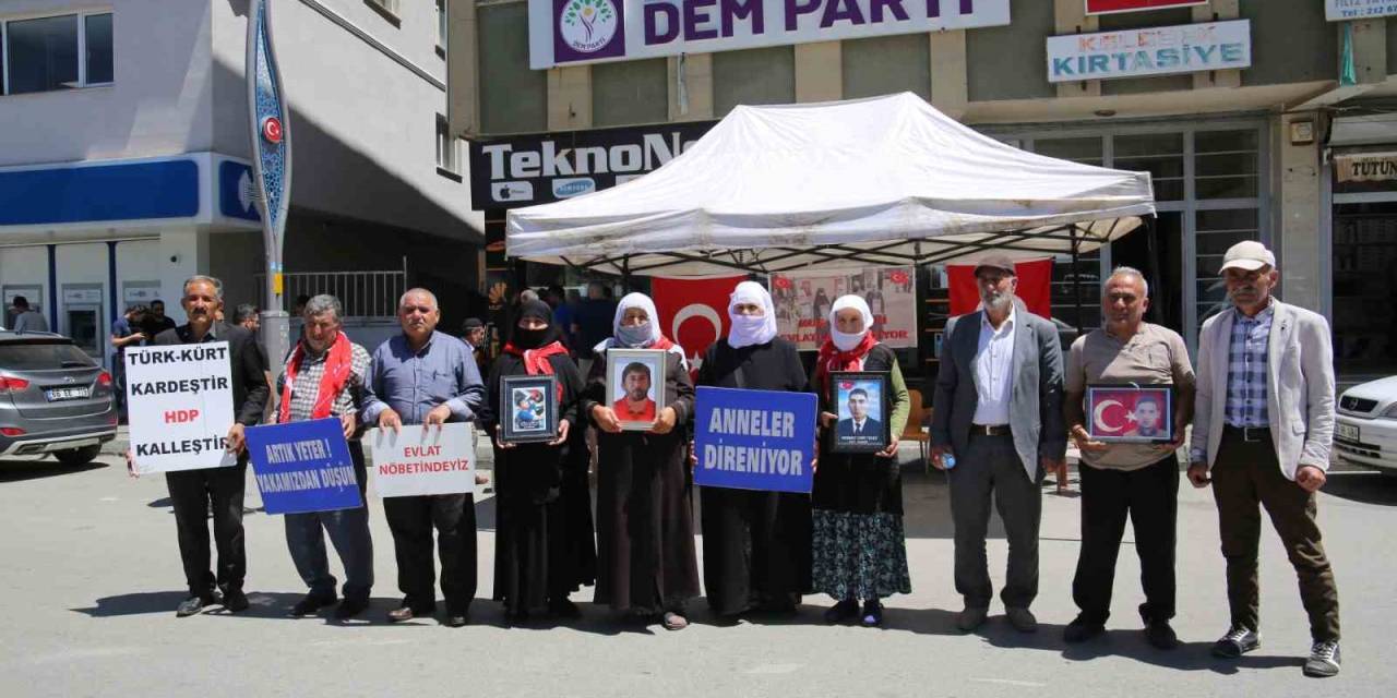 Muş’ta Acılı Annelerin Evlat Nöbeti Devam Ediyor