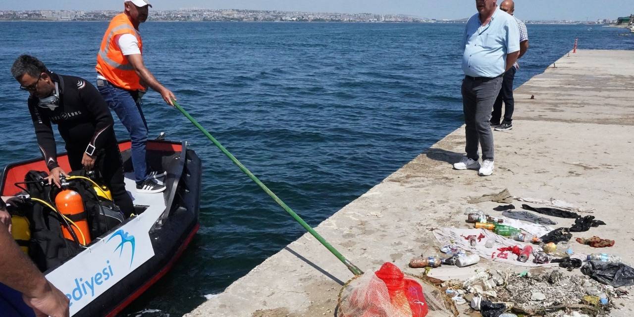 Beylikdüzü Sahilinde Kıyı Ve Deniz Dibi Temizliği Yapıldı