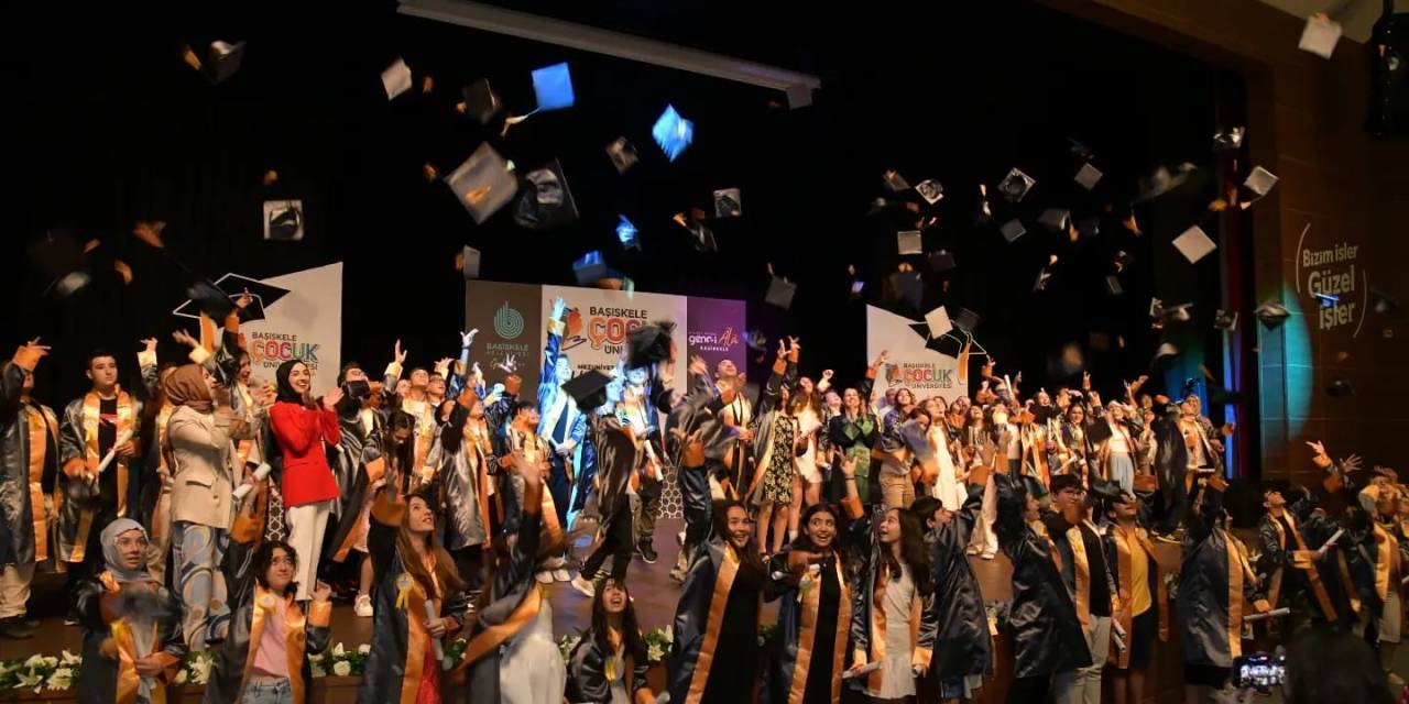 Başiskele Çocuk Üniversitesi Mezuniyetinde, Dünyaya Filistin Mesajı