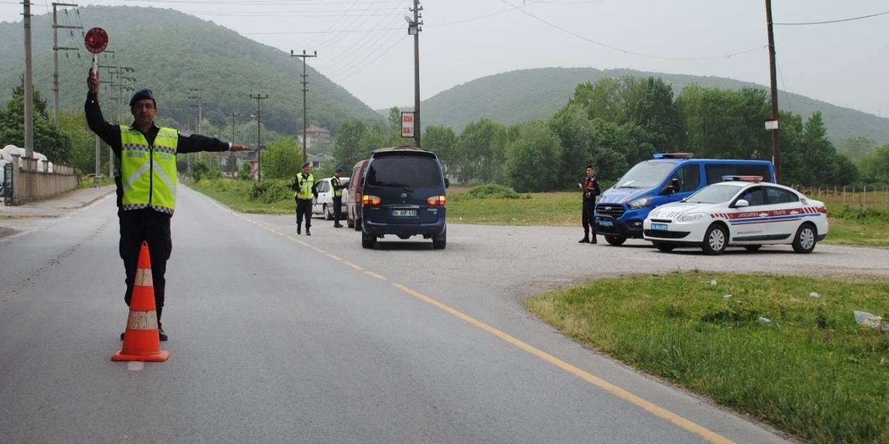 Bir Ayda 725 Araç Ve 266 Sürücü Trafikten Men Edildi