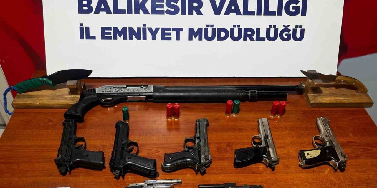 Halının İçine Saklanan Uyuşturucu Taciri Yakayı Ele Verdi