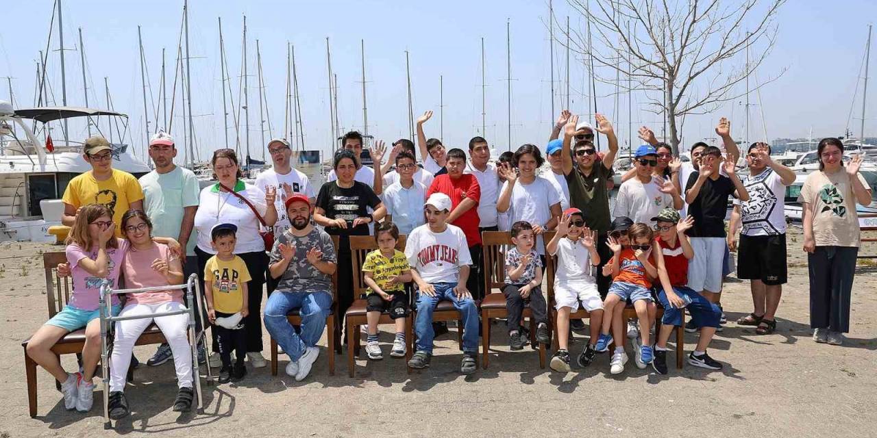 Engelli Çocuk Ve Gençlerin Yelkenli Heyecanı