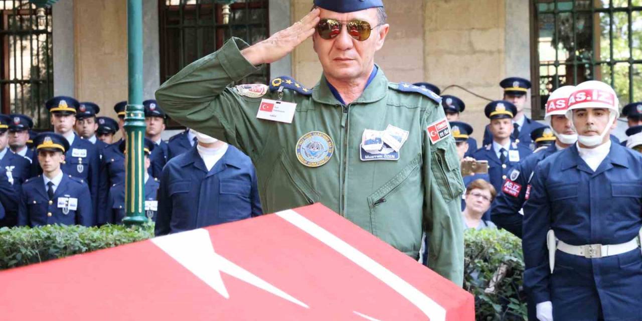Şehit Pilot Albay Gökhan Özen Gözyaşlarıyla Son Yolculuğuna Uğurlandı