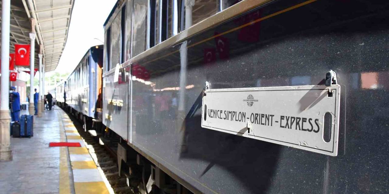 “Orient Express” İstanbul’da Mehterle Karşılandı