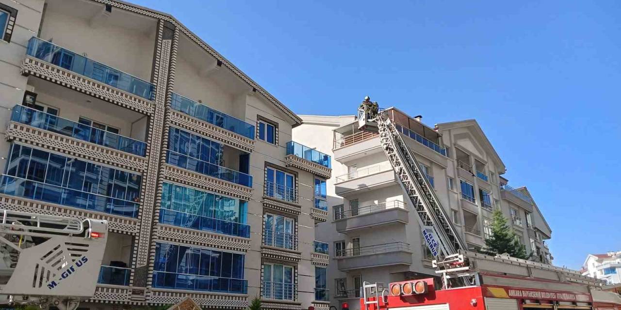 Ankara’daki Çatı Yangını Kontrol Altına Alındı