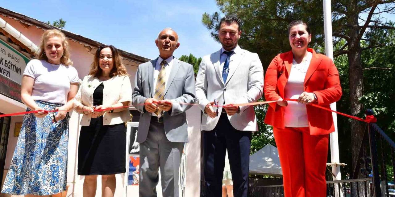 Babaeski’de Halk Eğitim Merkezi Yıl Sonu Sergisi Açıldı