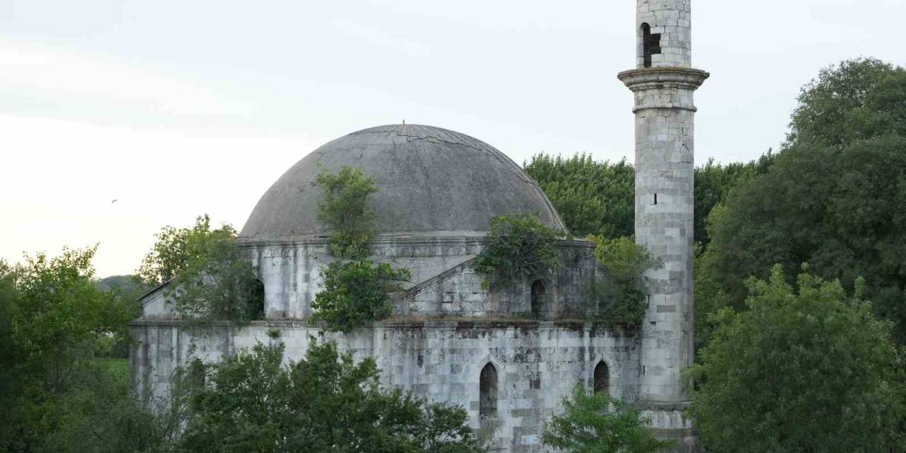 5 Buçuk Asırlık Evliya Kasım Paşa Camii Yok Olma Tehlikesi Yaşıyor