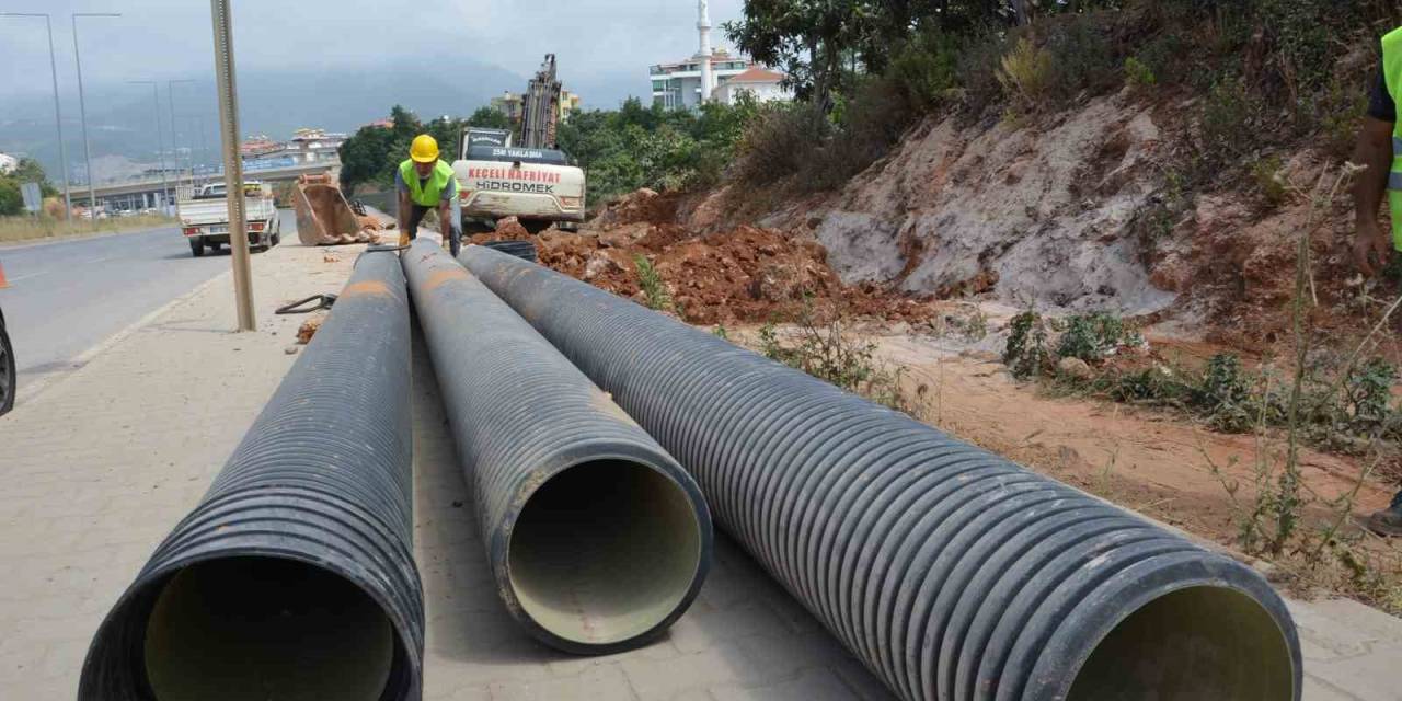 Antalya Büyükşehir’den Oba Mahallesi’ne Kanalizasyon Hattı