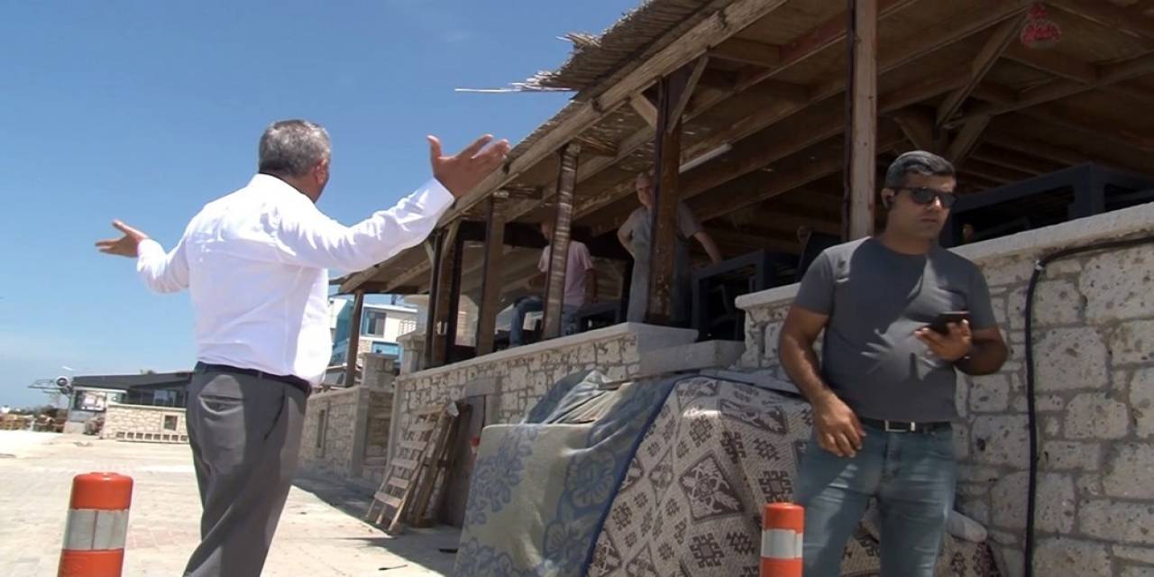 Belediye Başkanı Sahilde Denetime Çıktı, Kurallara Uymayan Esnafa Çok Kızdı