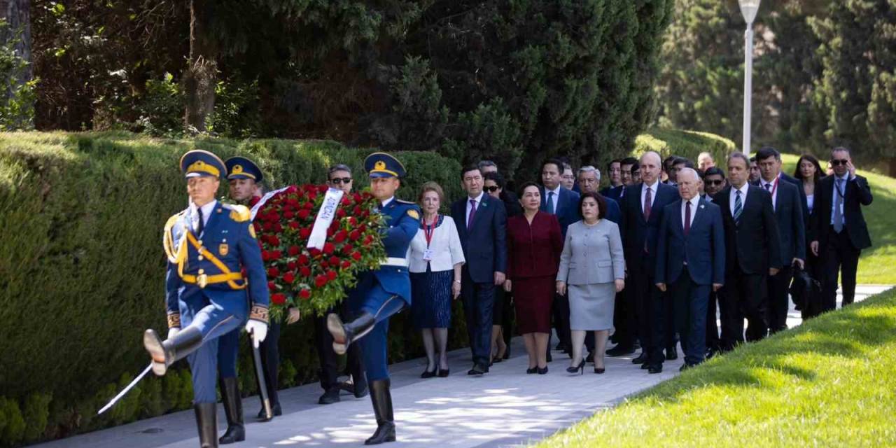 Tbmm Başkanı Kurtulmuş’tan Bakü’de Aliyev’in Mezarına Ve Şehitliklere Ziyaret