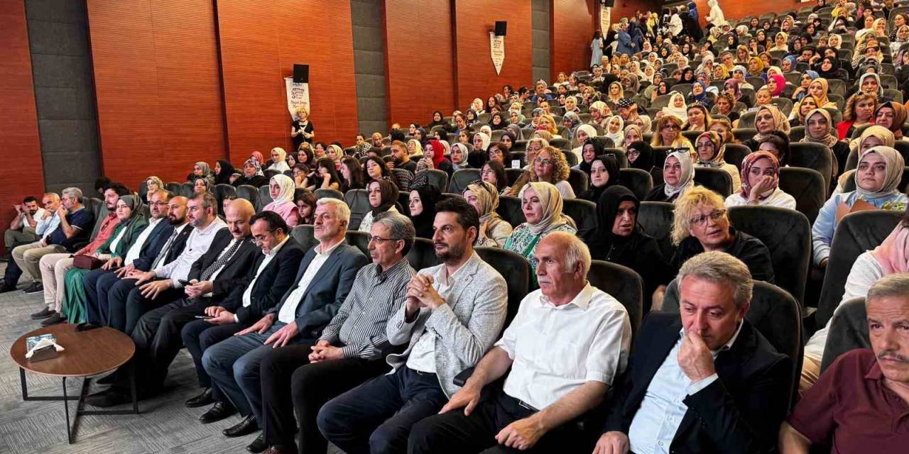 "Hayat Boyu Öğrenme Hanımeli Sergisi" Güngören’de Açıldı