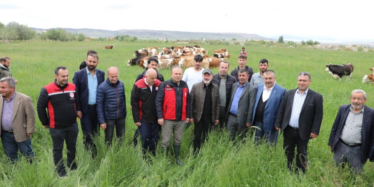 Başkan Çolakbayrakdar, “Kırsal Mahallelerde Örnek Hizmetlere İmza Atıyoruz”