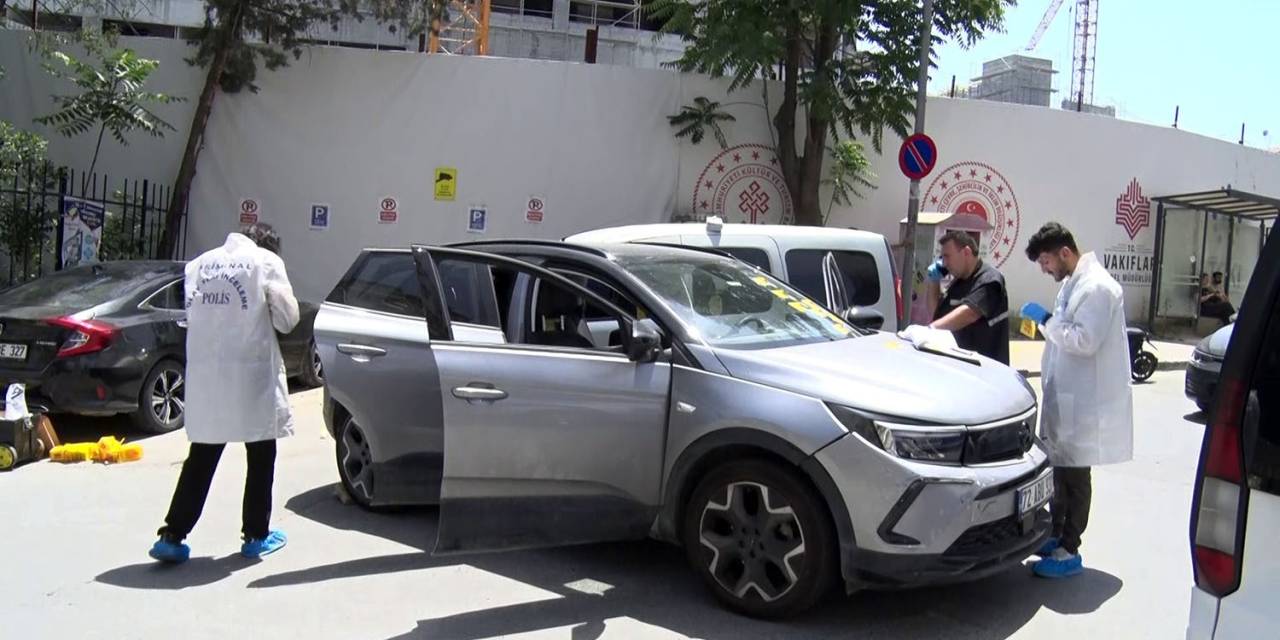 Fatih’te Öğretmene Silahlı Saldırı: Aracına Defalarca Ateş Açıldı