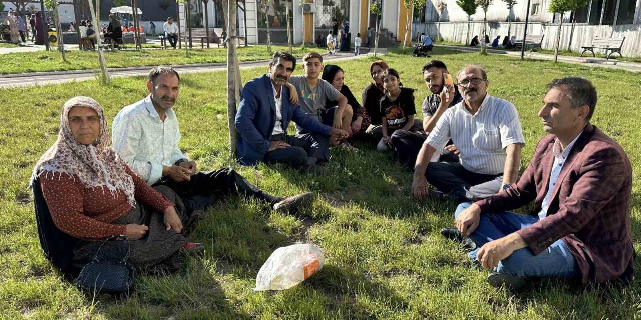 Yüksekovalılar Aylar Sonra Parklara Akın Etti