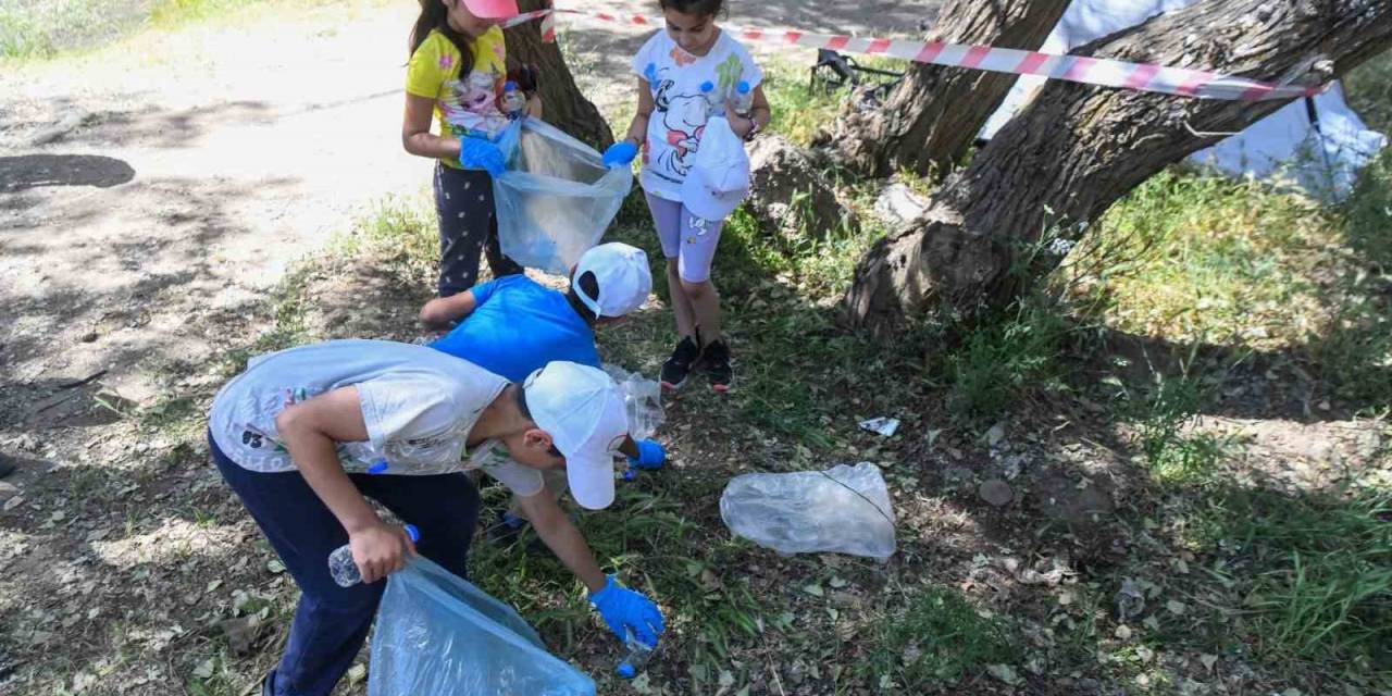 Tunceli’de 7’den 70’e Çevre Temizliği