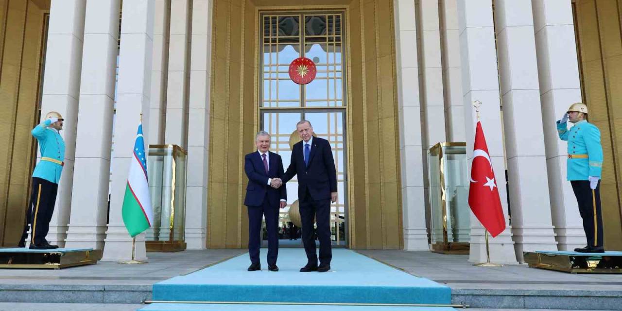 Cumhurbaşkanı Erdoğan, Özbekistan Cumhurbaşkanı Mirziyoyev’i Resmi Törenle Karşıladı