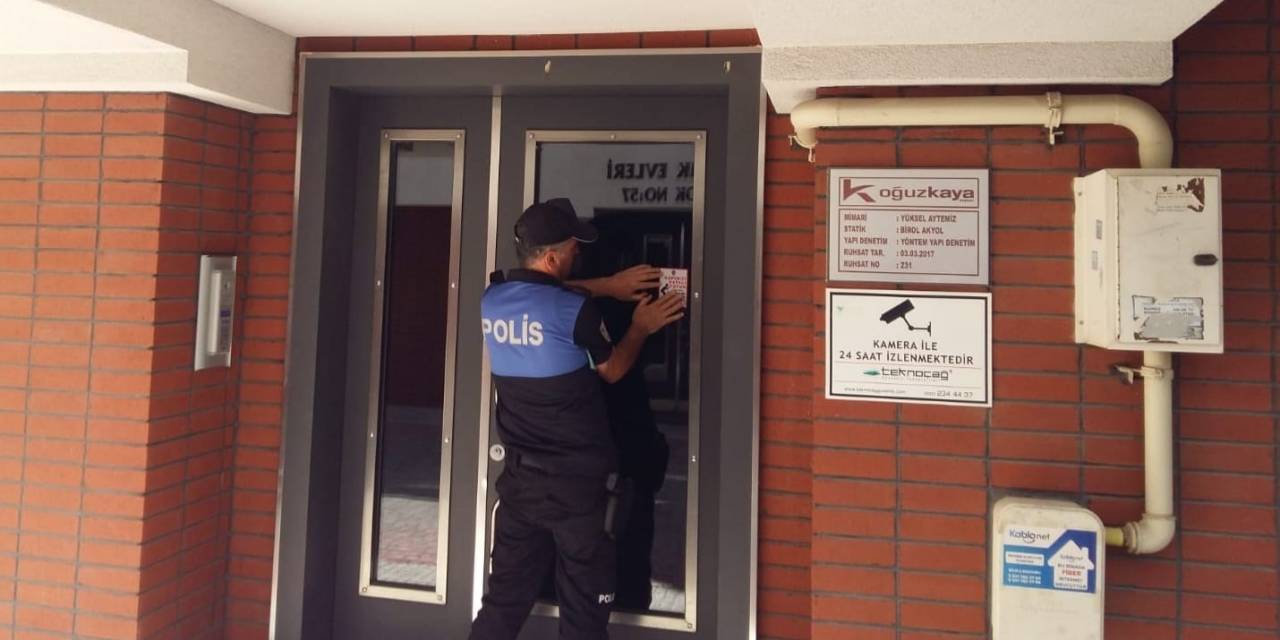 Polisten Vatandaşı Bilgilendirdi