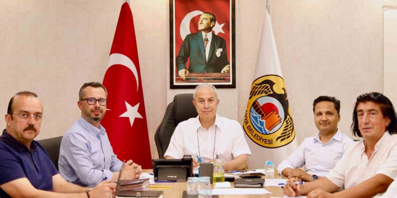 Başkan Özçelik’ten Çay Bahçesi, Plajlar Ve İnşaatlarla İlgili Açıklama