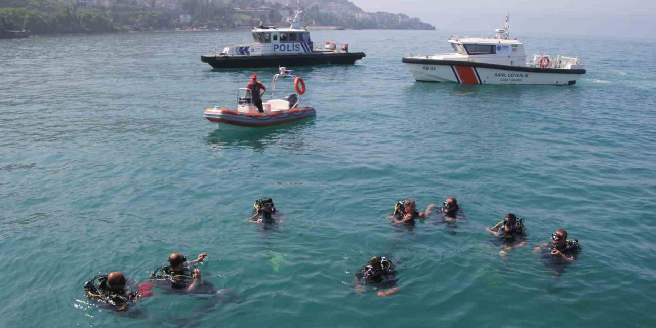 Ordu’da Dalgıçlar Denizde Dip Temizliği Yaptı