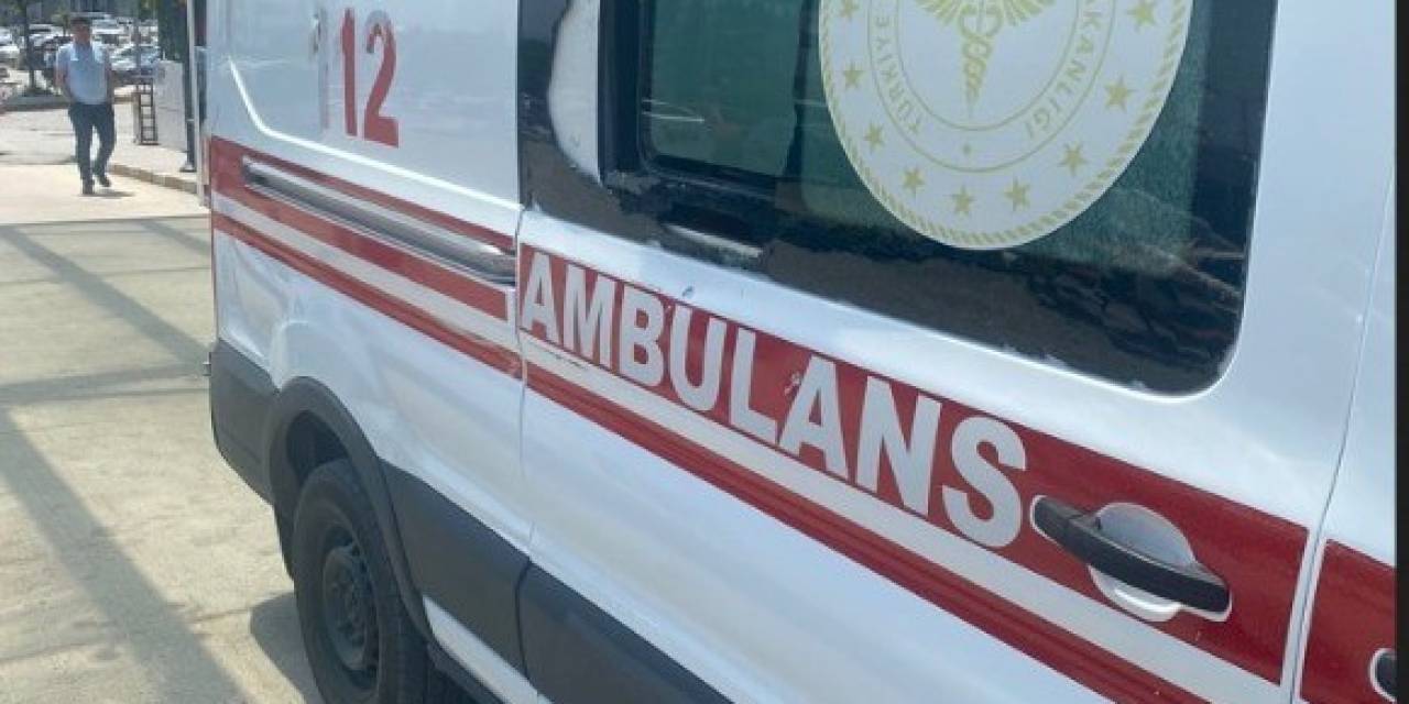 Yakını İle Kavga Eden Vatandaşın Bulunduğu Ambulansa Saldıran Şahıs Gözaltına Alındı